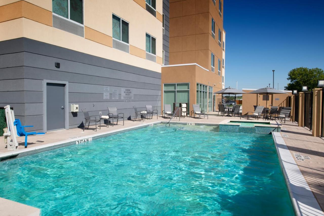 Fairfield By Marriott Inn & Suites Dallas East Екстер'єр фото